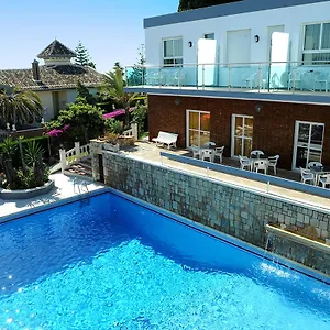 https://hotel-complejo-los-rosales.hotelsinnerja.org